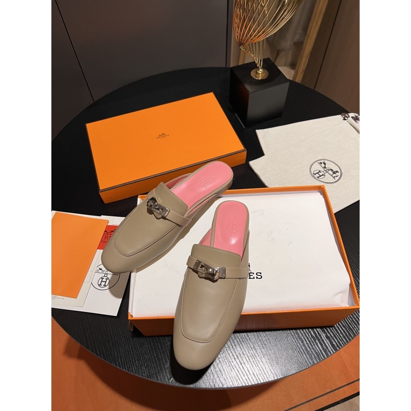 H**mes slippers
